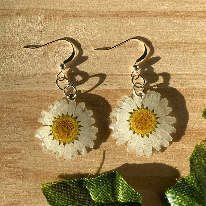 gold earrings for women -Daisies